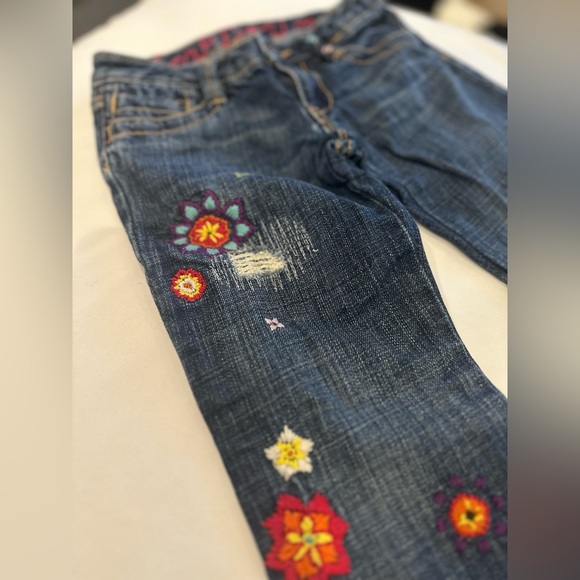 Lovely thick denim floral embroidered flared jeans - Picture 8 of 10